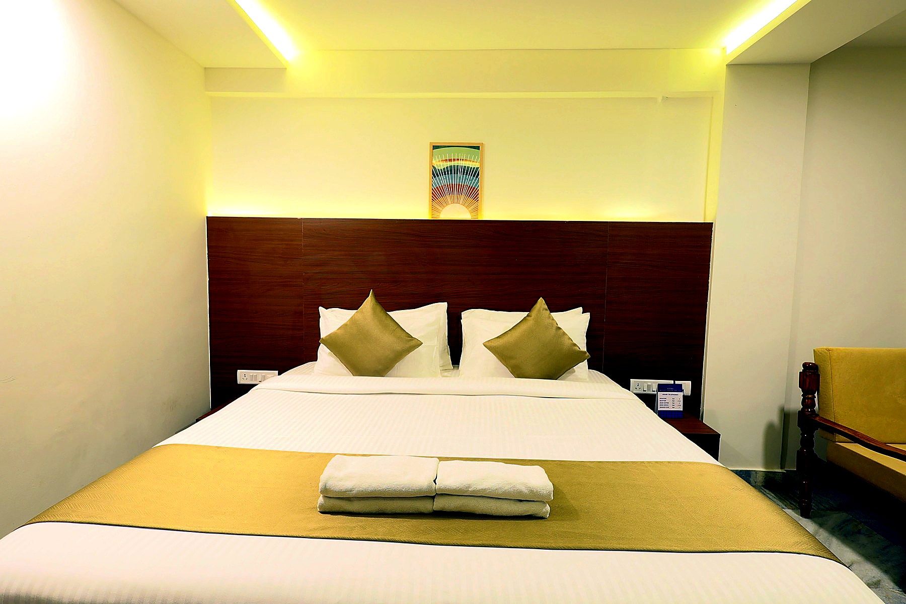 Spacious Executive King room with feature headboard