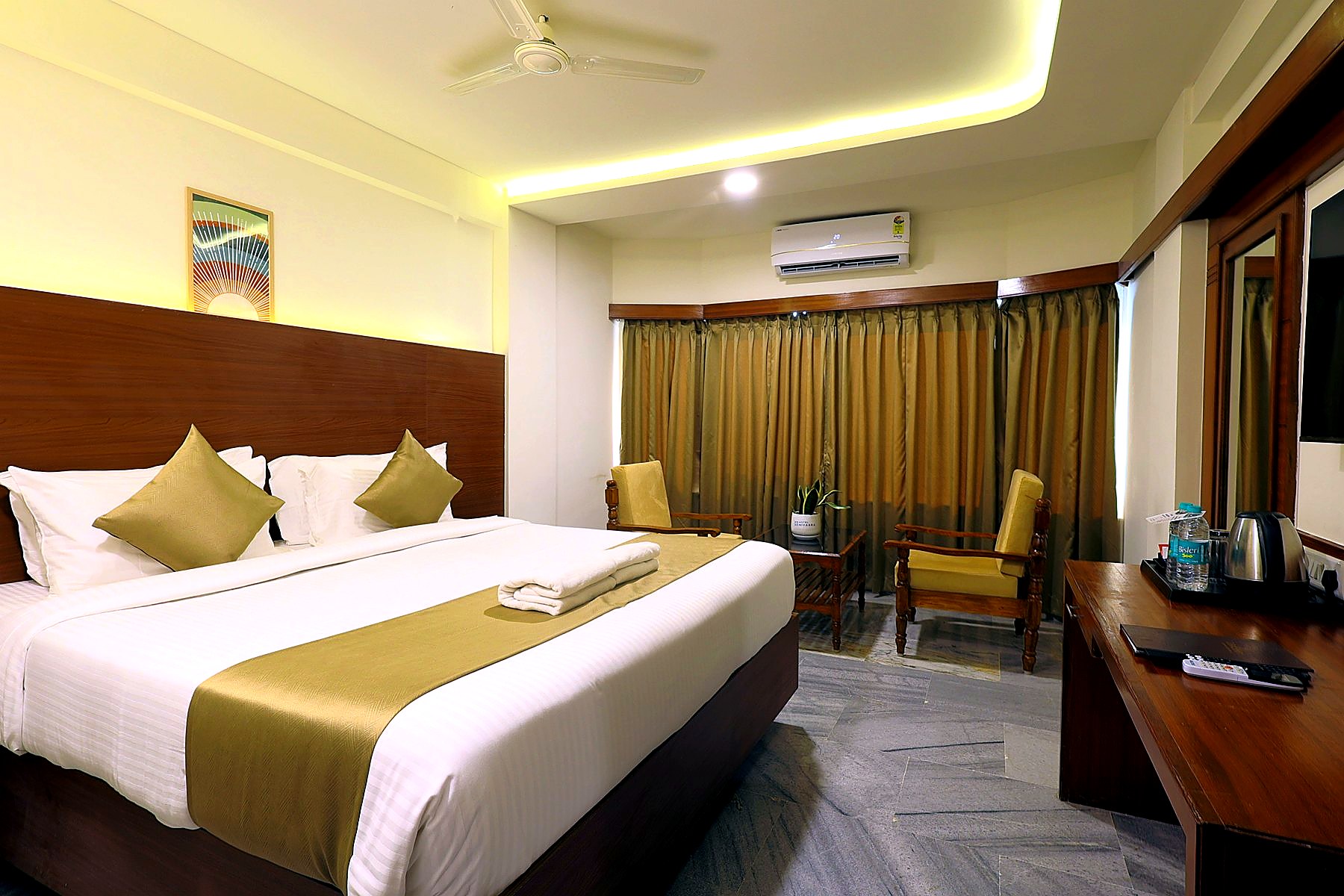 Premium room with view of the city